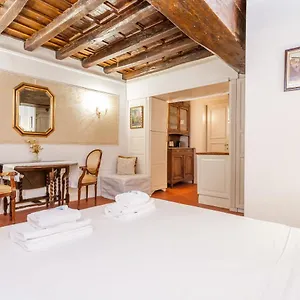 Al Cortile Del Moro Apartment